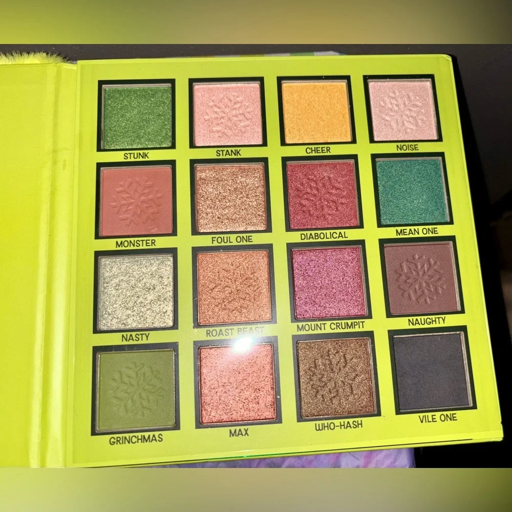 Grinch Fuzzy eyeshadow palette & Lip Balm Set